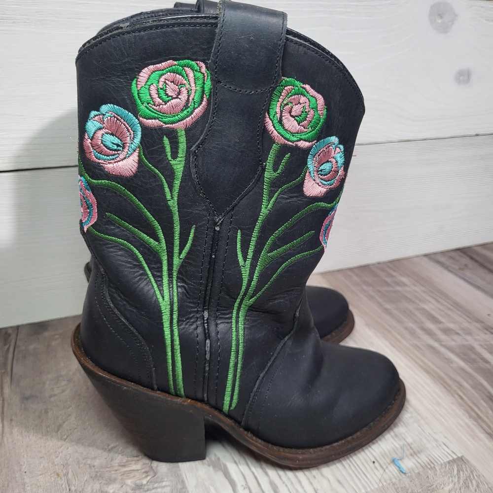 Dingo Floral Embroidered Leather Black Cowboy Boots Western.